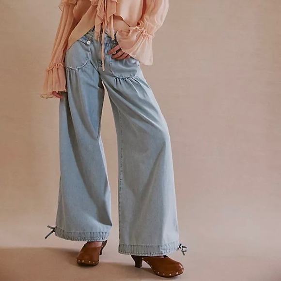 Free People Denim - Free People We The Free Lotus Balloon Wide Leg Jeans Light Wash Size 27
